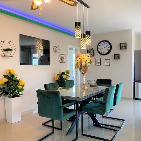 Lux Apartment Sea Shell With Jacuzzi Makarska Exterior photo
