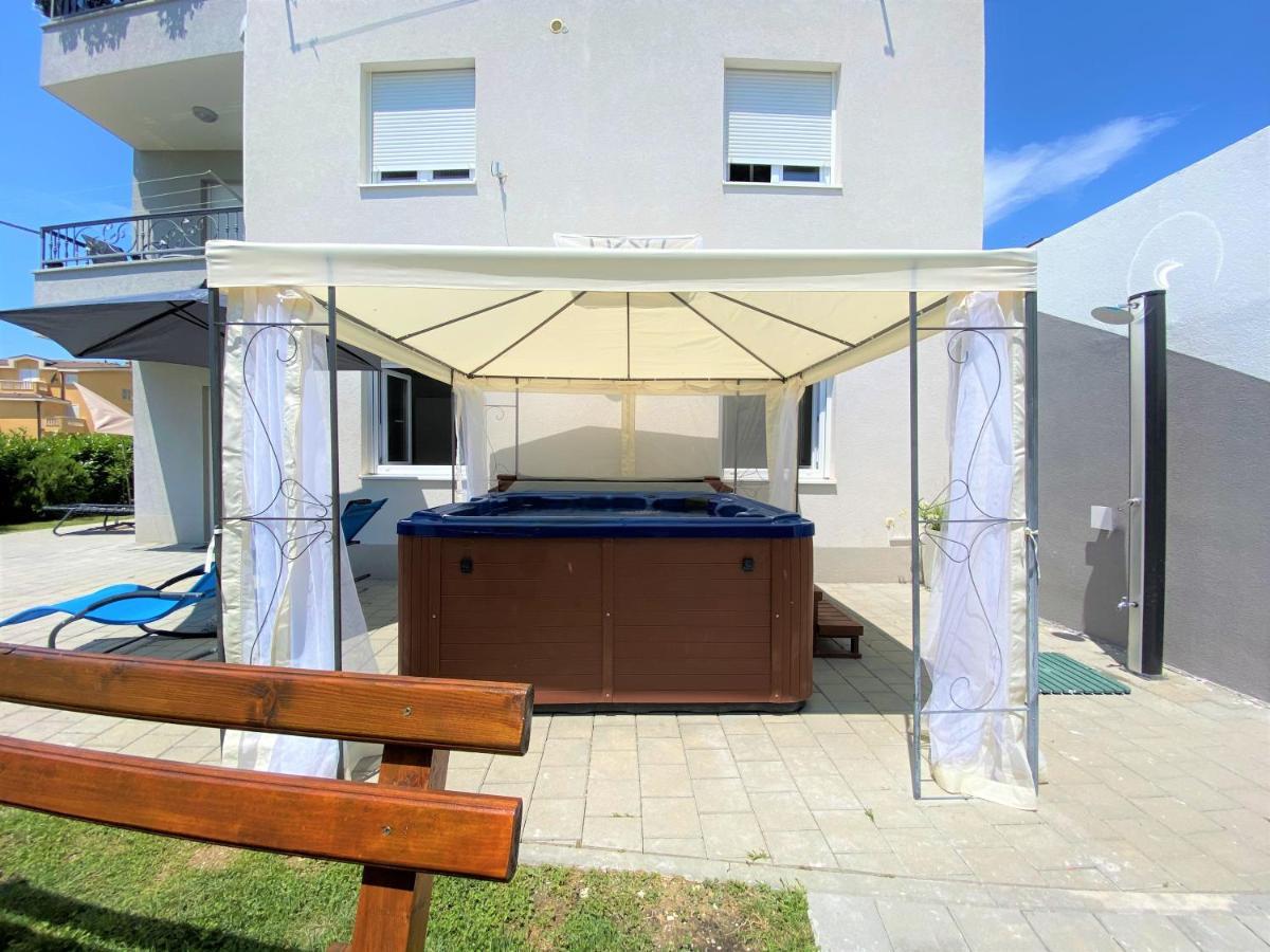 Lux Apartment Sea Shell With Jacuzzi Makarska Exterior photo