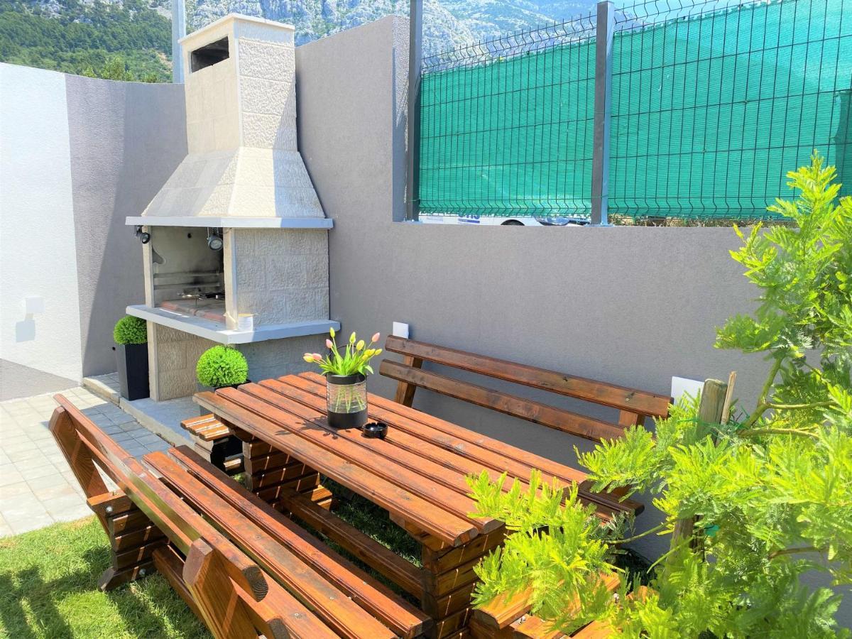 Lux Apartment Sea Shell With Jacuzzi Makarska Exterior photo