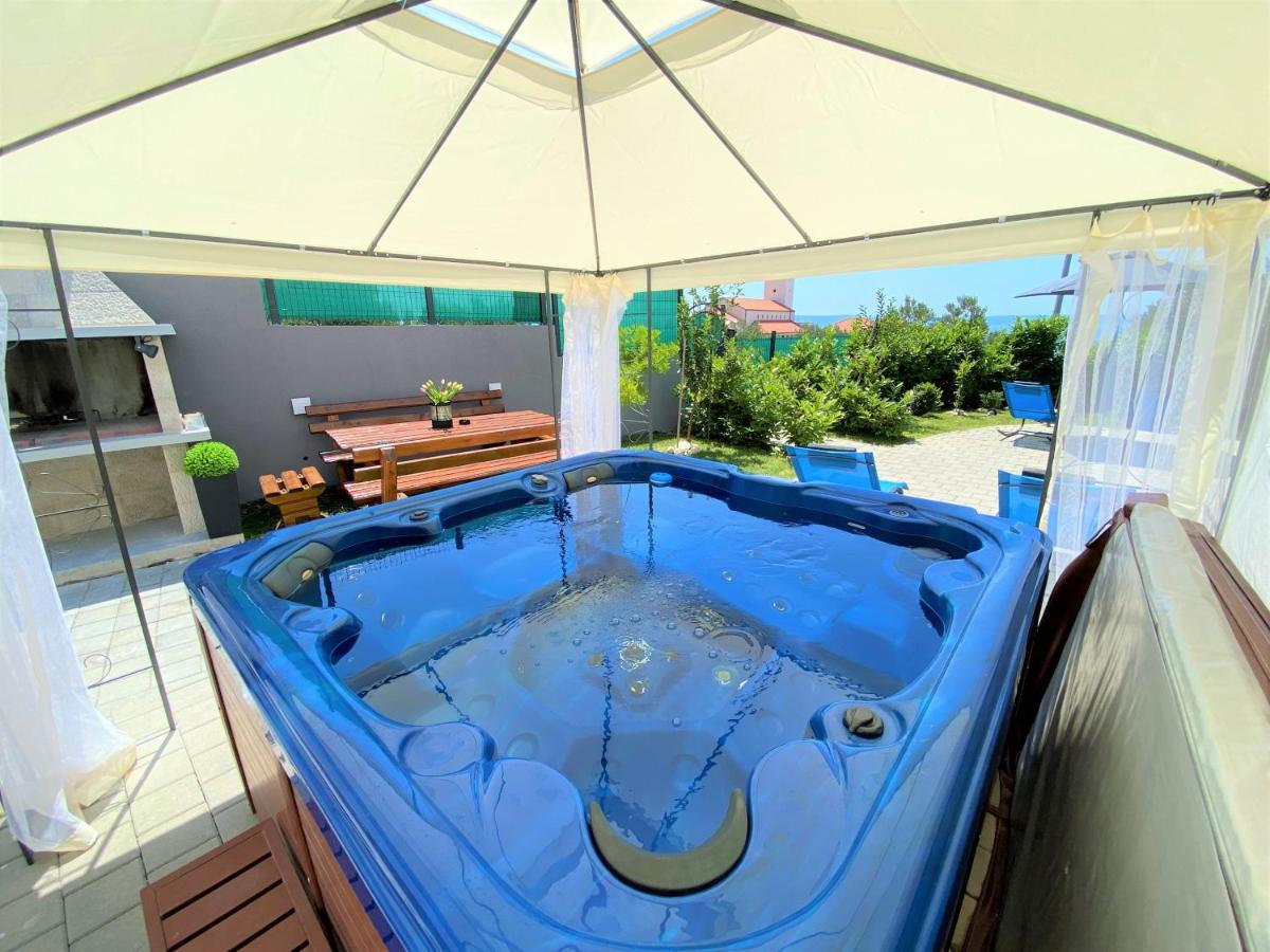 Lux Apartment Sea Shell With Jacuzzi Makarska Exterior photo