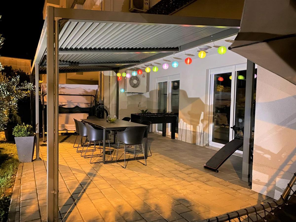 Lux Apartment Sea Shell With Jacuzzi Makarska Exterior photo