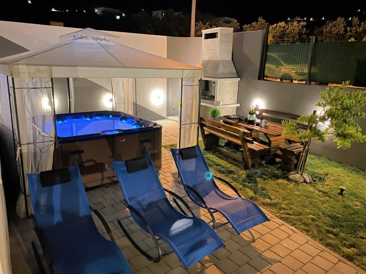 Lux Apartment Sea Shell With Jacuzzi Makarska Exterior photo