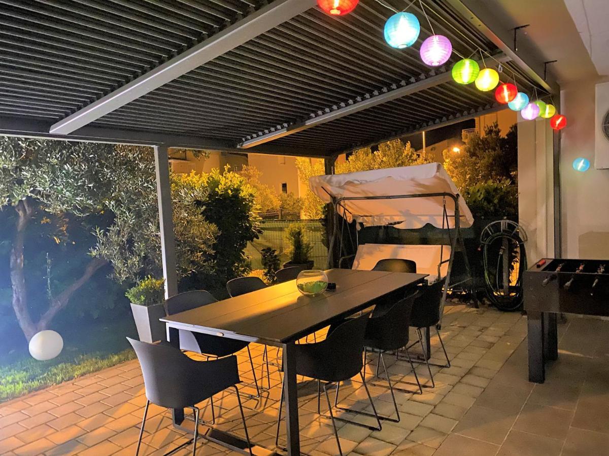 Lux Apartment Sea Shell With Jacuzzi Makarska Exterior photo