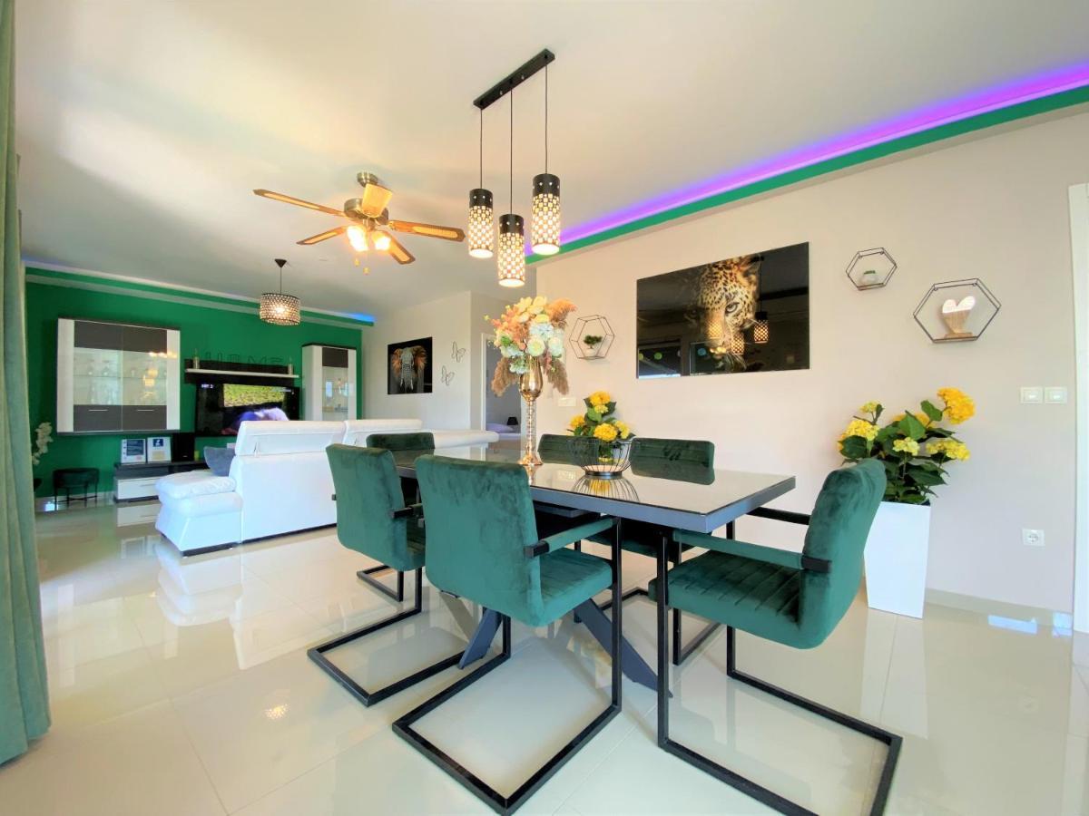 Lux Apartment Sea Shell With Jacuzzi Makarska Exterior photo