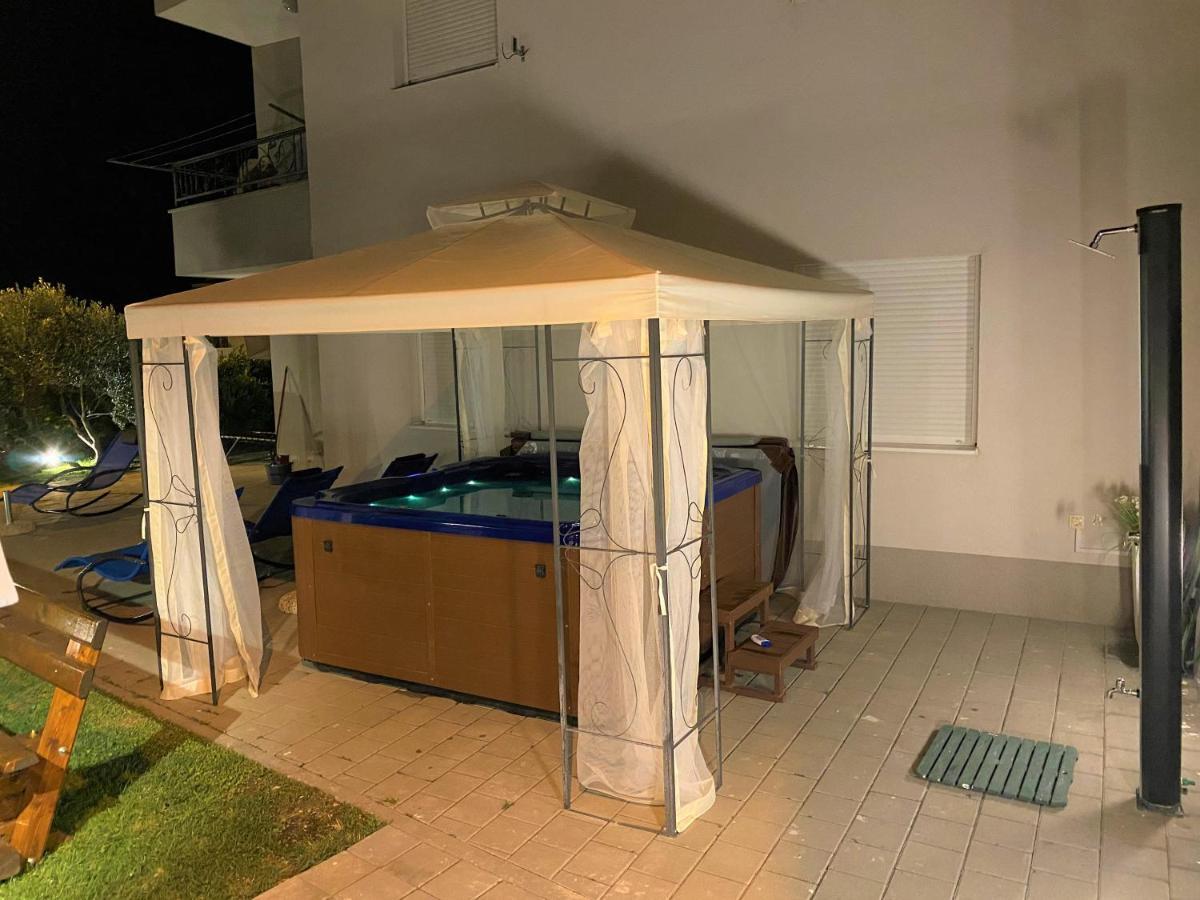 Lux Apartment Sea Shell With Jacuzzi Makarska Exterior photo