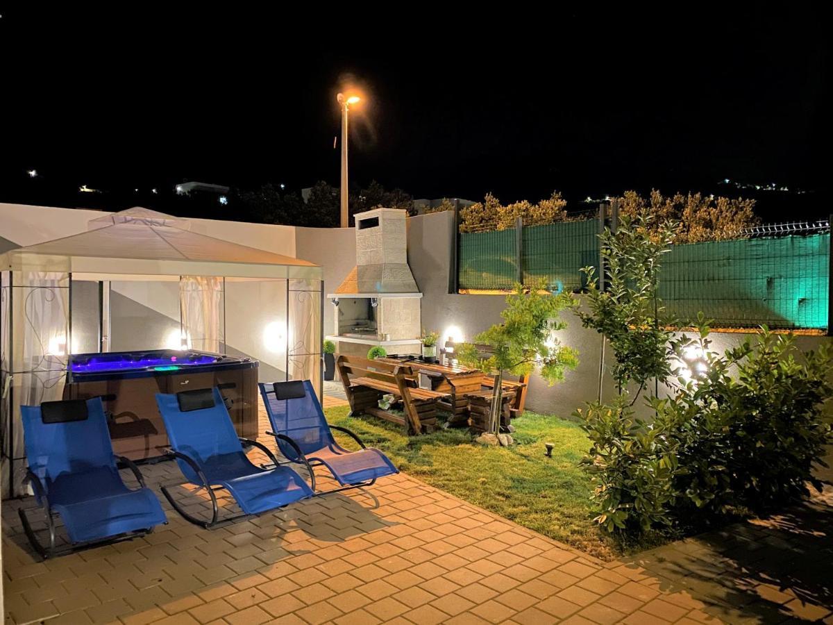 Lux Apartment Sea Shell With Jacuzzi Makarska Exterior photo