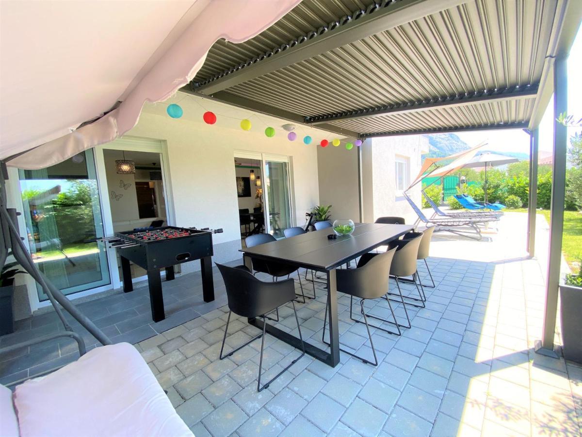 Lux Apartment Sea Shell With Jacuzzi Makarska Exterior photo
