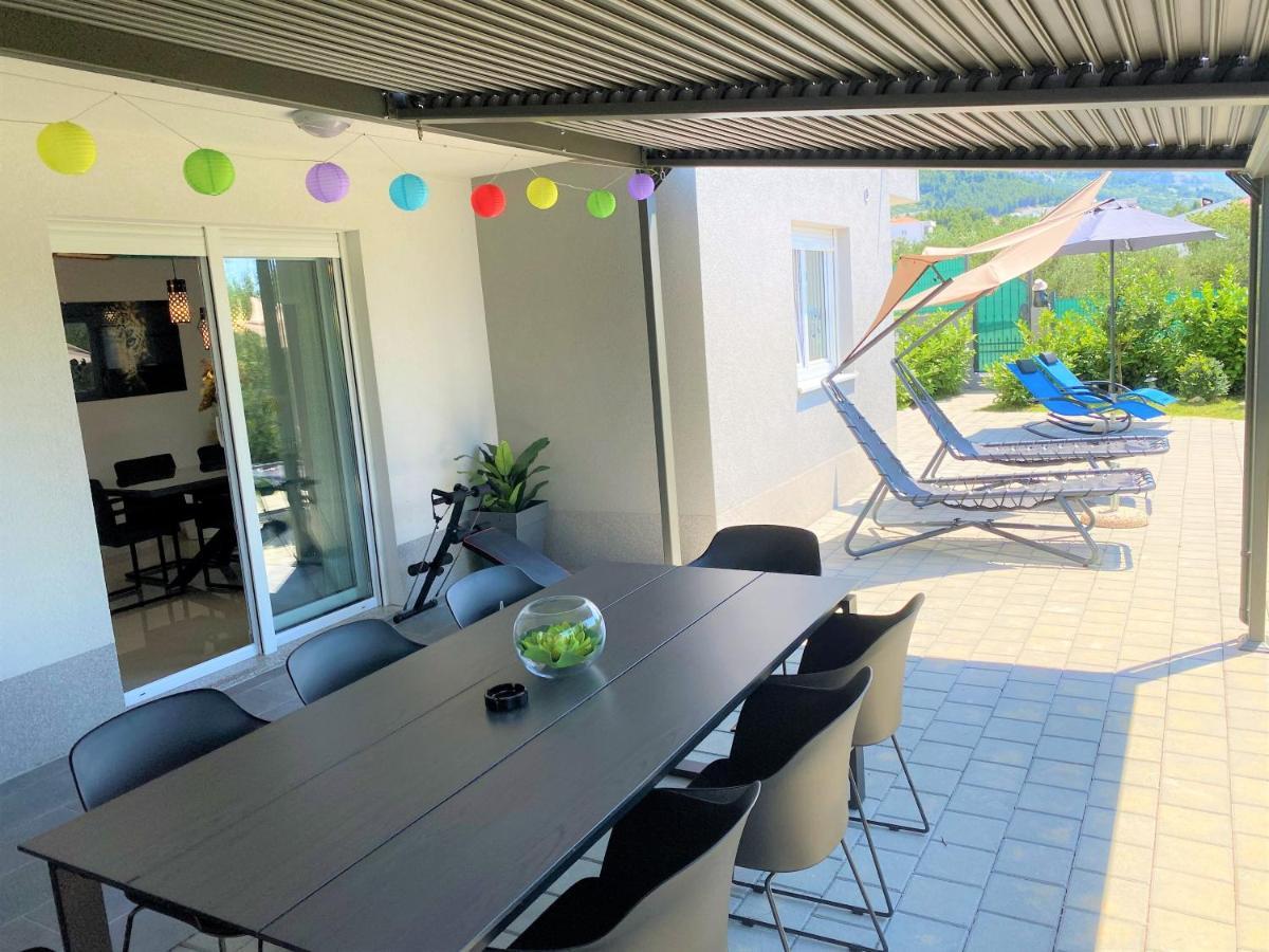 Lux Apartment Sea Shell With Jacuzzi Makarska Exterior photo