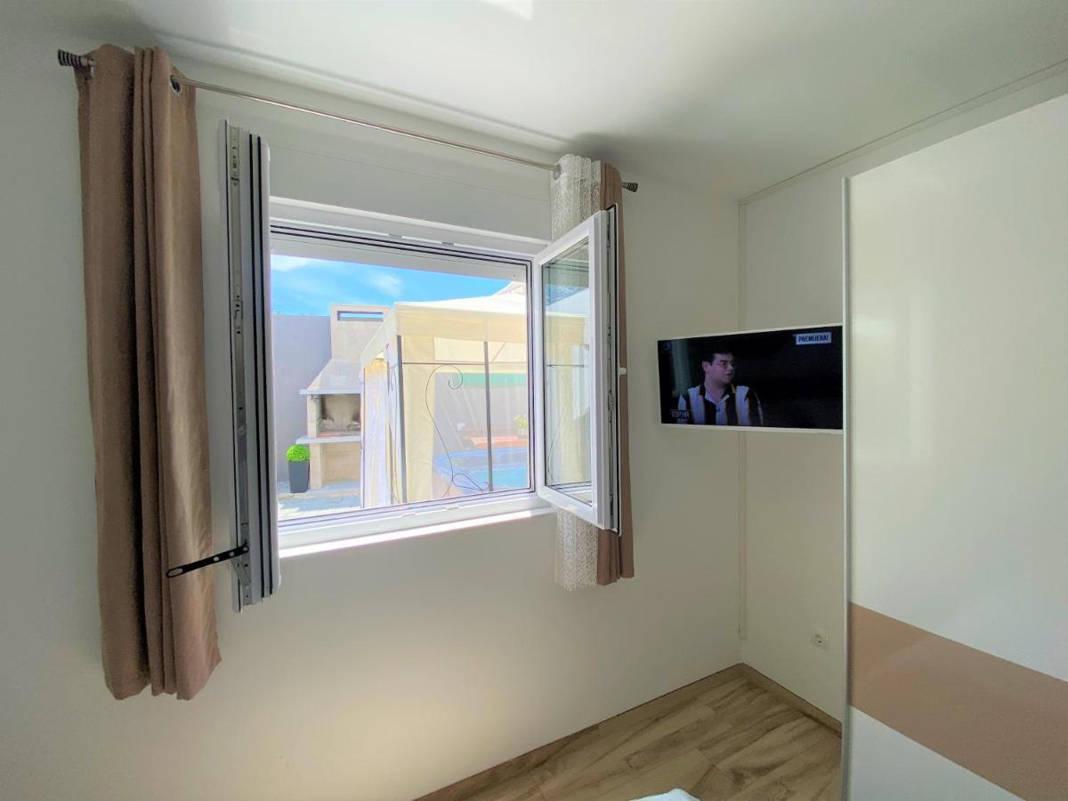 Lux Apartment Sea Shell With Jacuzzi Makarska Exterior photo