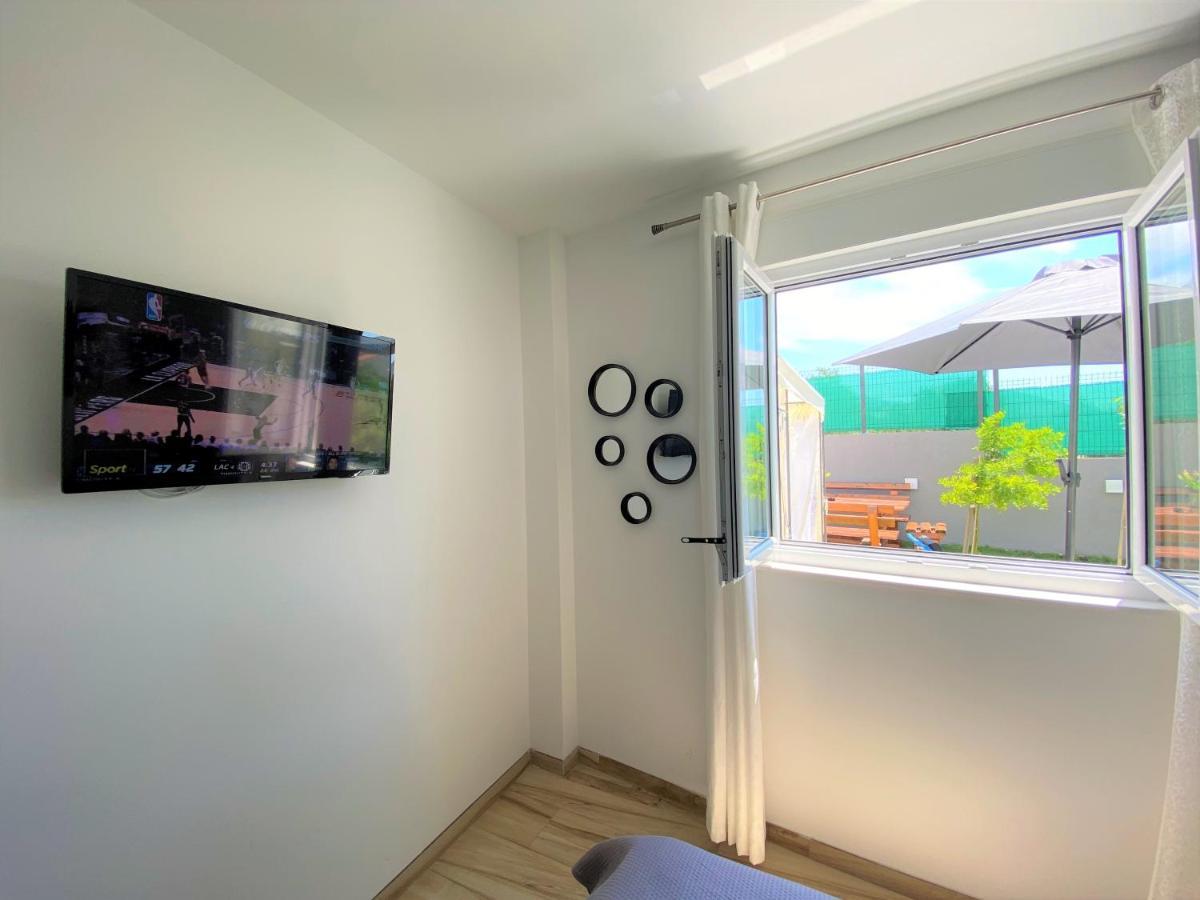 Lux Apartment Sea Shell With Jacuzzi Makarska Exterior photo